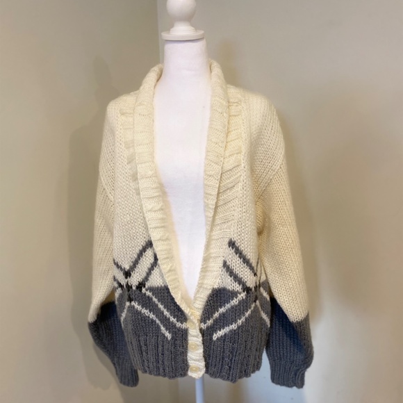 Vintage Cowichan-Style Hand-Knit Cardigan – Women’s M – Grey & Cream - Picture 1 of 9